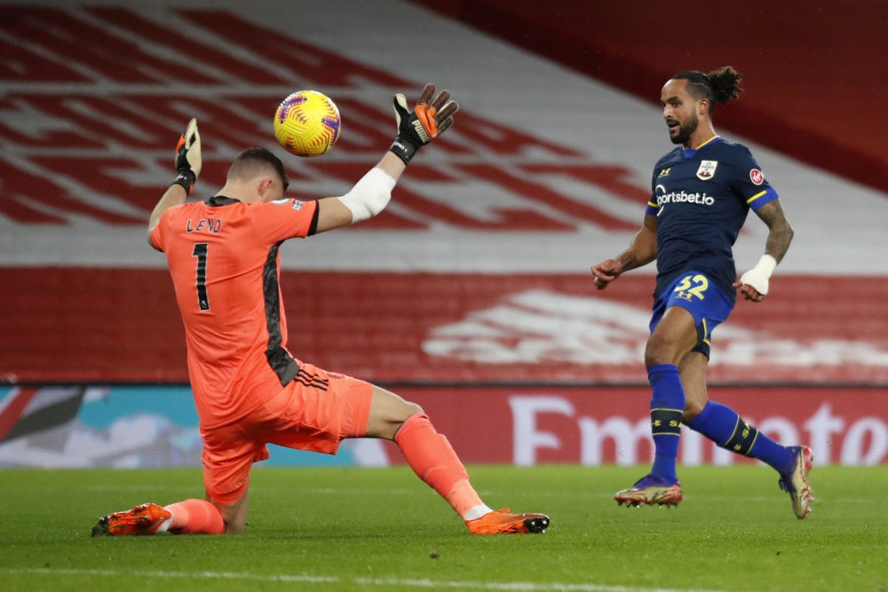 Why Arsenal need a goalkeeper as urgently as a creative midfielder 4 LONDON, ENGLAND - DECEMBER 16: Theo Walcott of Southampton scores their team's first goal past Bernd Leno of Arsenal during the Premier League match between Arsenal and Southampton at Emirates Stadium on December 16, 2020 in London, England. The match will be played without fans, behind closed doors as a Covid-19 precaution. (Photo by Peter Cziborra - Pool/Getty Images)