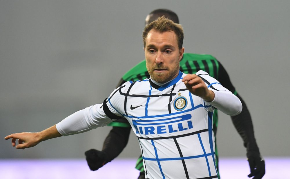 REGGIO NELL'EMILIA, ITALY - NOVEMBER 28: Christian Eriksen of FC Internazionale in action during the Serie A match between US Sassuolo and FC Internazionale at Mapei Stadium - Città del Tricolore on November 28, 2020 in Reggio nell'Emilia, Italy. (Photo by Alessandro Sabattini/Getty Images)