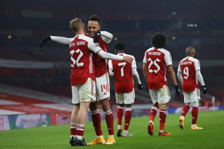 LONDON, ENGLAND - JANUARY 09: Emile Smith Rowe of Arsenal celebrates with teammate Pierre-Emerick Aubameyang after scoring their sides first goal d...