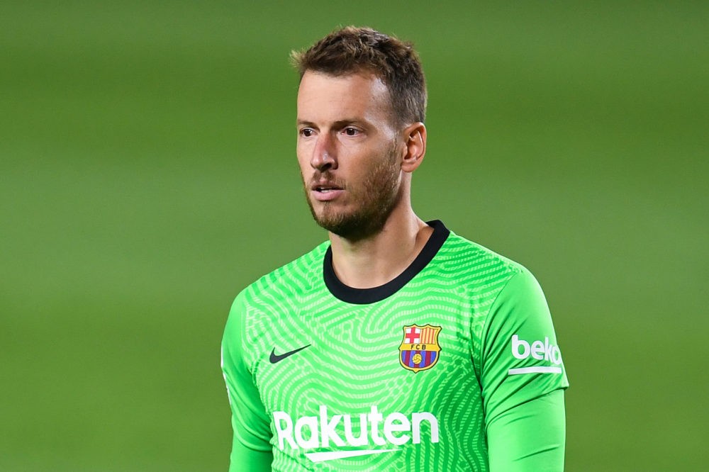 BARCELONA, SPAIN - SEPTEMBER 27: Neto of FC Barcelona looks on during the La Liga Santander match between FC Barcelona and Villarreal CF at Camp No...