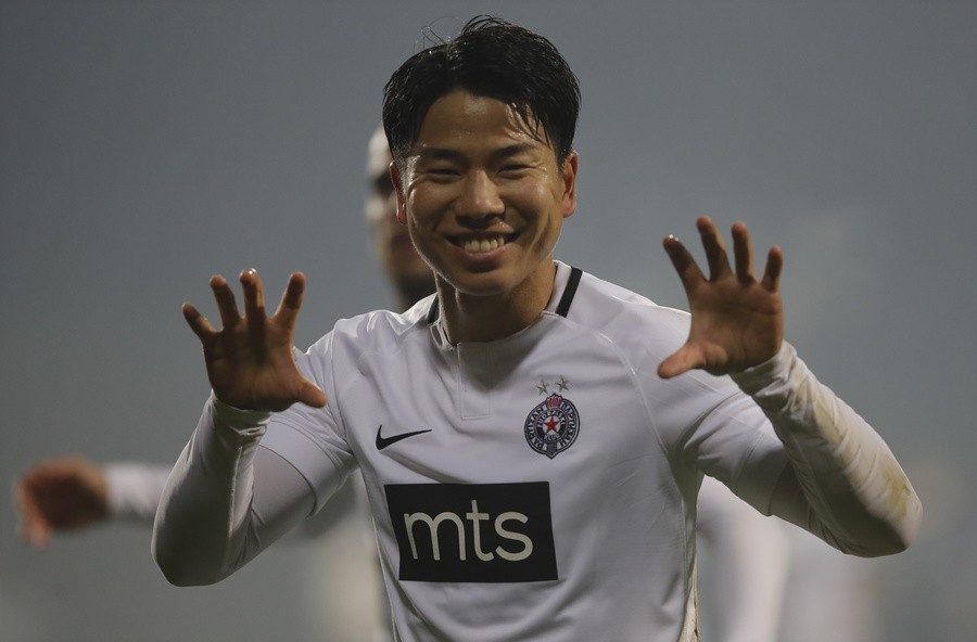 Takuma Asano with Partizan Belgrade (Photo via Partizan on Twitter)