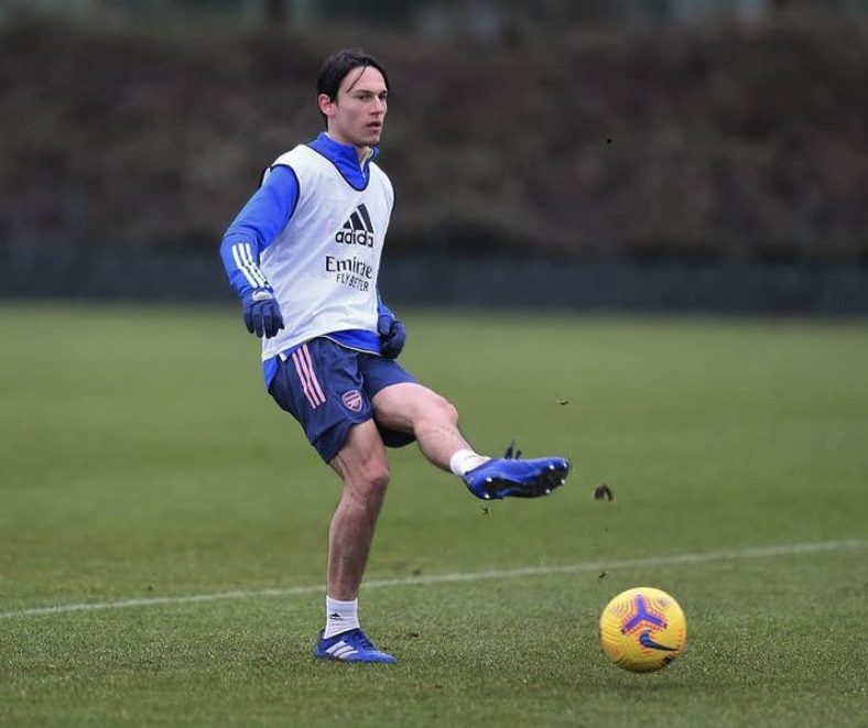 Joel Lopez in training with the Arsenal first team (Photo via Twitter)