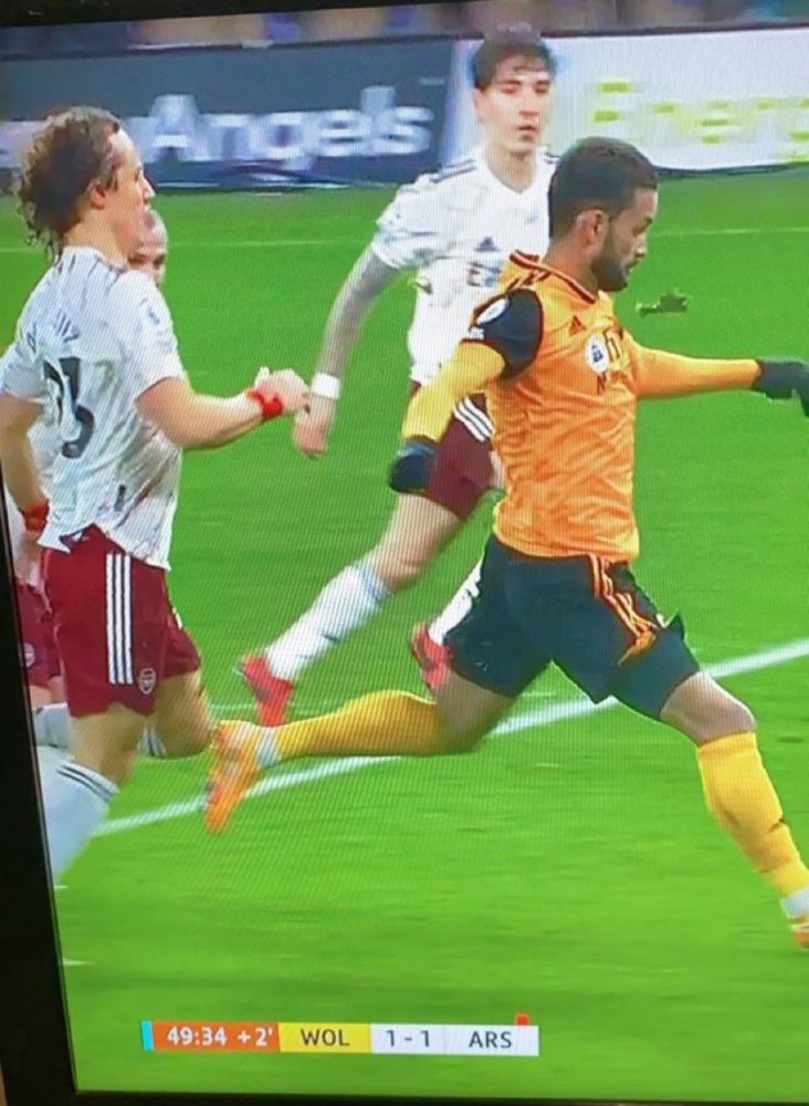 Arsenal get 21.7% of VAR decisions overturned compared to Premier League average 3 Only happens to Arsenal - David Luiz vs Wolves