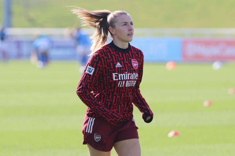 St Georges Park National Football Centre, England, Mar 7th 2021: Leah Williamson 6 Arsenal in action duing warm up prior to the Barclay FA Womens S...