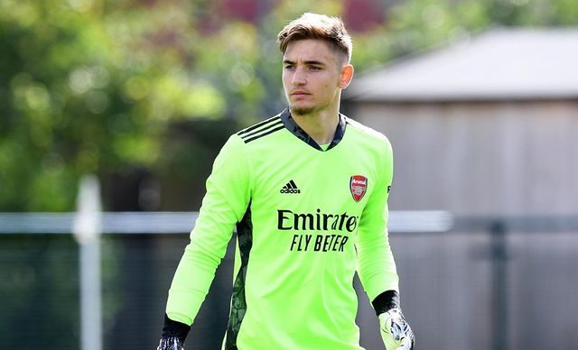 Hubert Graczyk with Arsenal (Photo via Graczyk on Instagram)