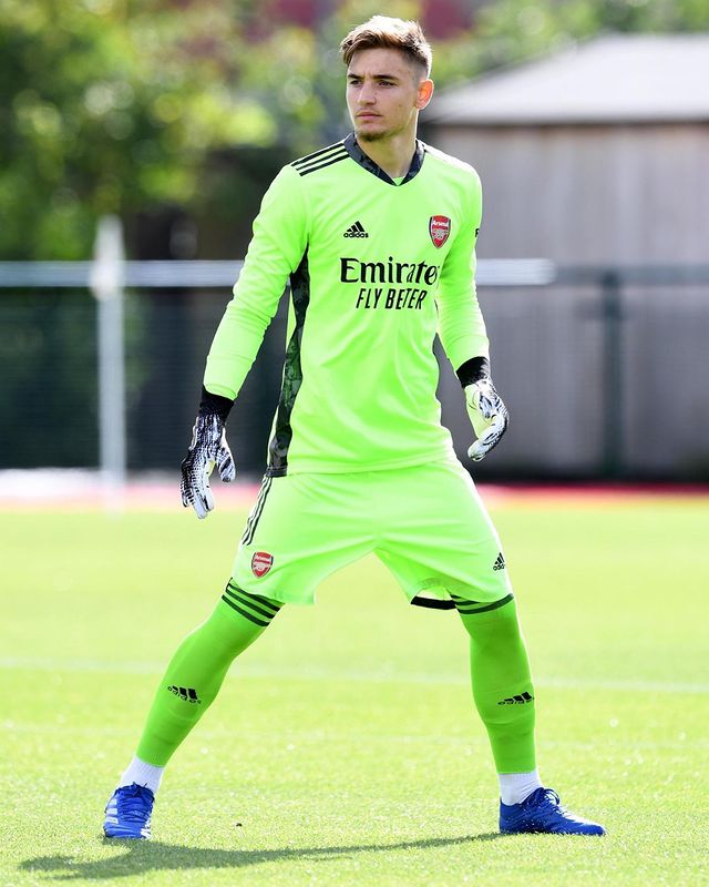 Hubert Graczyk with Arsenal (Photo via Graczyk on Instagram)