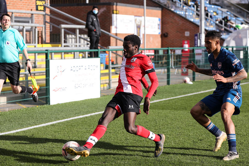 Arsenal U23 report vs Southampton: Azeez returns, Taylor-Hart scores, Nelson concedes penalty 3 Reiss Nelson challenges the ball for the Arsenal u23s (Photo via SouthamptonFC.com / Chris Moorhouse)