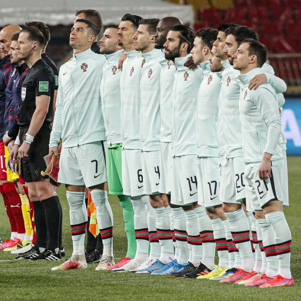 Cedric Soares (R) with the Portugal national team (Photo via Cedric on Twitter)