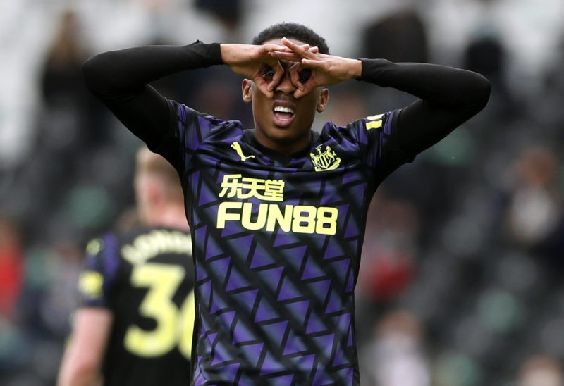 Joe Willock celebrates the opening goal during the Premier League match at Craven Cottage, London. Picture date: Sunday May 23, 2021. Copyright: Ma...