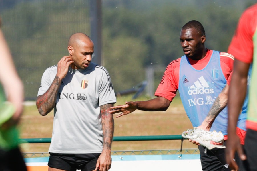 Belgium's assistant coach Thierry Henry and Belgium s Christian Benteke pictured during a training session of the Belgian national soccer team Red ...