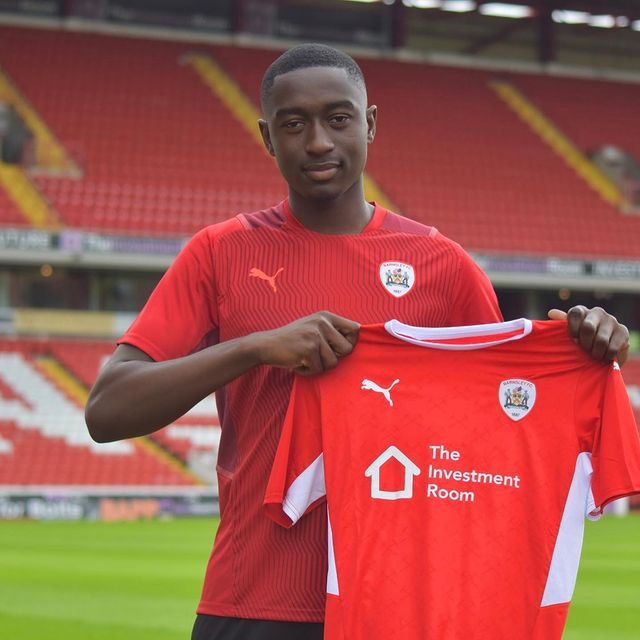 Jason Sraha after signing for Barnsley FC (Photo via Sraha on Instagram)
