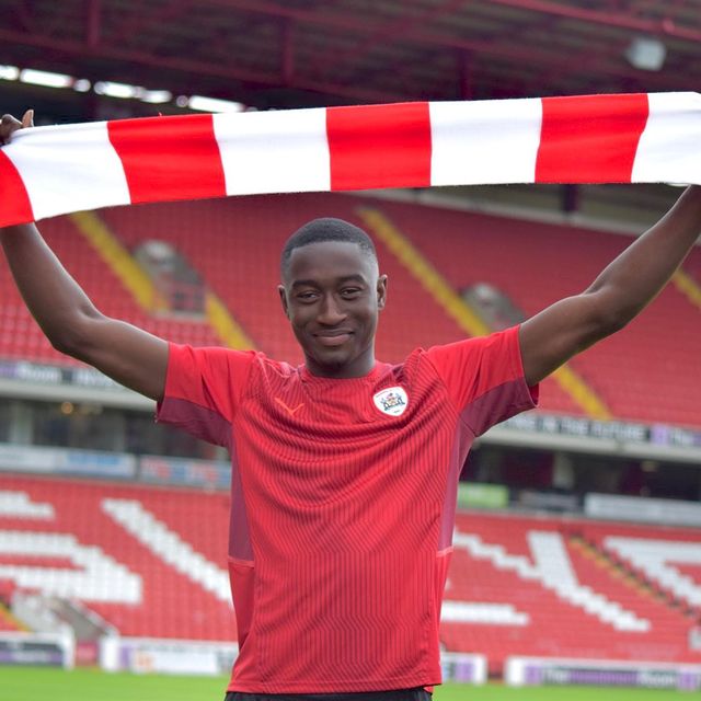 Jason Sraha after signing for Barnsley FC (Photo via Sraha on Instagram)