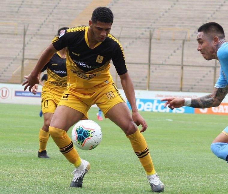 Aron Sanchez with AD Cantolao (Photo: FPF)