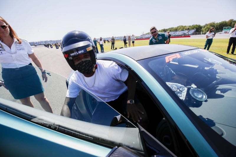 Arsenal reduce asking price for Alexandre Lacazette 3 Formula 1 2021: British GP SILVERSTONE CIRCUIT, UNITED KINGDOM - JULY 18: Alexandre Lacazette during the British GP at Silverstone Circuit on Sunday July 18, 2021 in Northamptonshire, United Kingdom. (Photo by Zak Mauger LAT Images)
