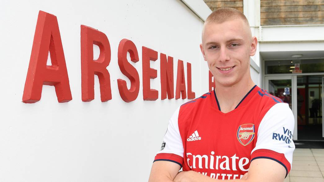 Mika Biereth with Arsenal (Photo via Arsenal.com)