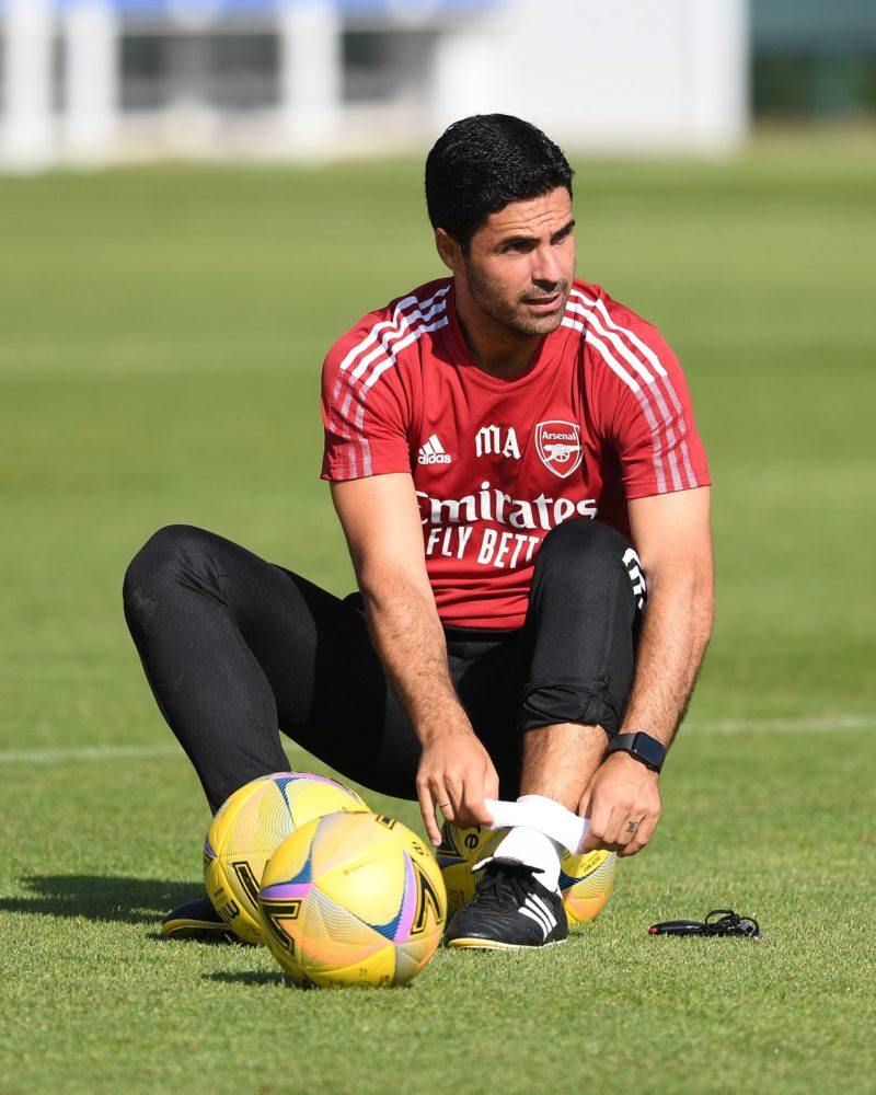 Mikel Arteta in training with Arsenal (Photo via Arsenal on Twitter)