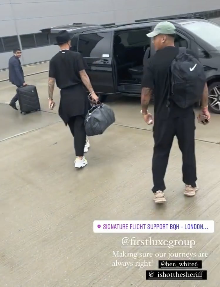 Ben White returns to London: Medical & announcement in coming days 2 Ben White returning from his holiday (Photo via Calaum Jahraldo on Instagram)