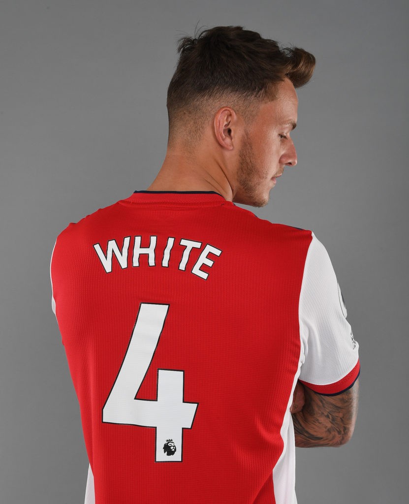 Ben White wearing the number four shirt (Photo via Arsenal.com)