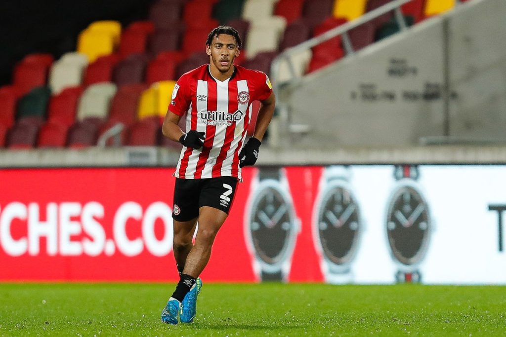 2 former Gunners could play vs Arsenal on Friday but Josh Dasilva out 2 Dominic Thompson with Brentford (Photo via BrentfordFC.com)