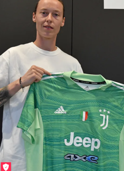 Joe Montemurro signs Pauline Peyraud-Magnin for Juventus 2 Pauline Peyraud-Magnin juventus