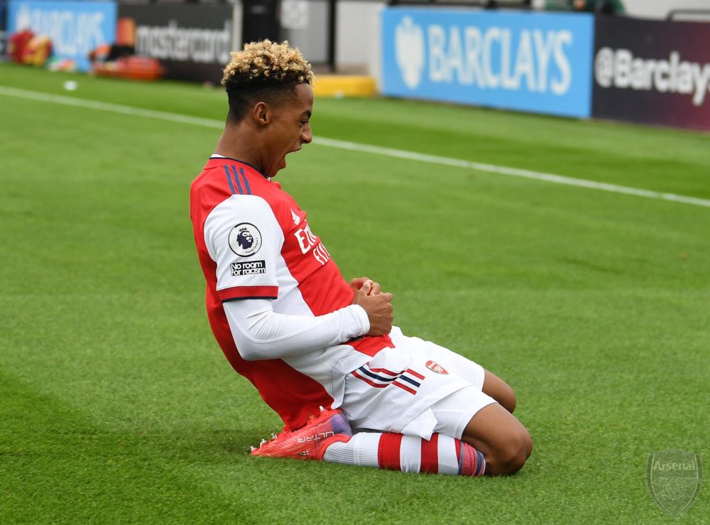 Omari Hutchinson celebrates a goal for the Arsenal u23s against Crystal Palace (Photo via David Price on Twitter)