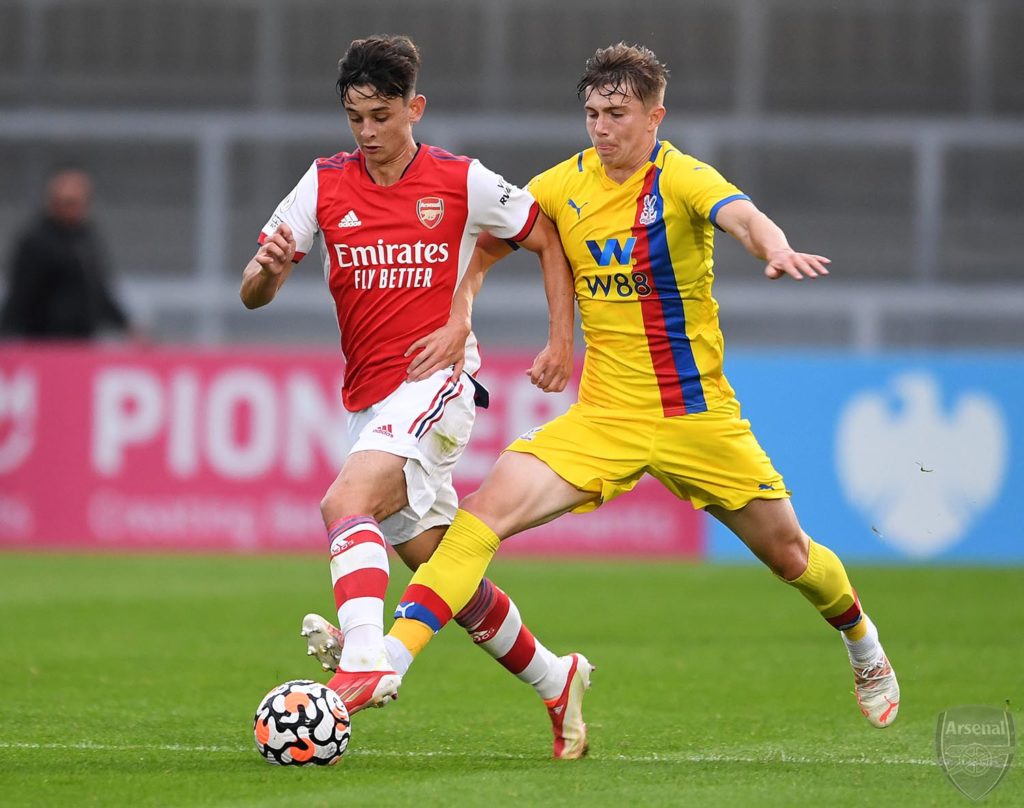 How long will Charlie Patino be out injured? 2 Charlie Patino with the Arsenal u23s against Crystal Palace (Photo via David Price on Twitter)