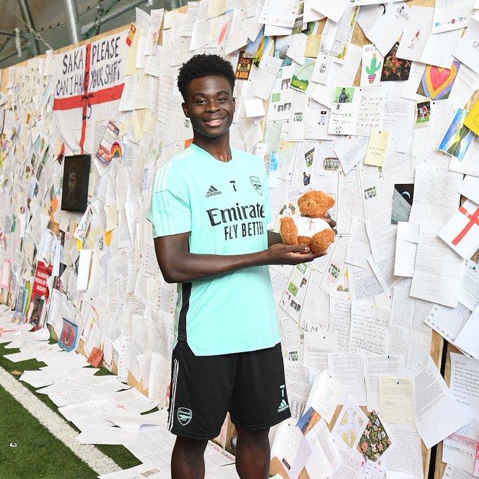 Bukayo Saka back with Arsenal (Photo via Arsenal.com)