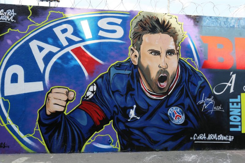 Fresque Geante de Lionel Messi pour celebrer sa venue au Paris Saint-Germain Football Club Football: Fresque de Lionel Messi- Ligue 1 - 03/09/2021 ...