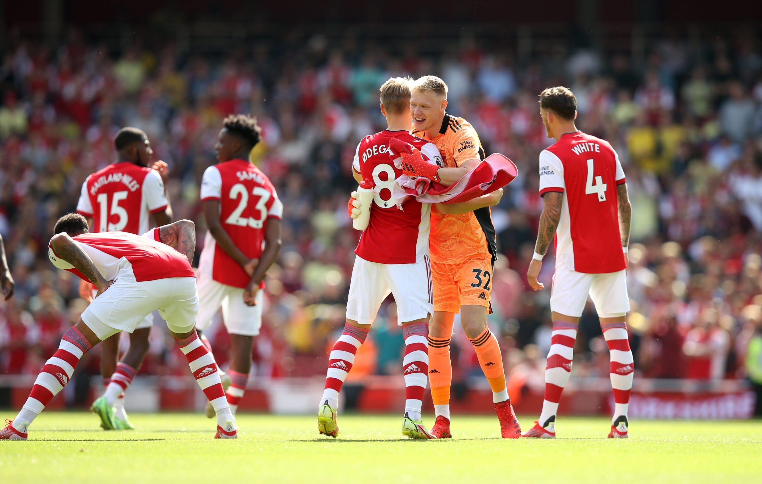 Arsenal v Norwich City 11 September 2021 London, Premier League, Arsenal FC v Norwich City, Arsenal goalkeeper Aaron Ramsdale hugs his teammates be...