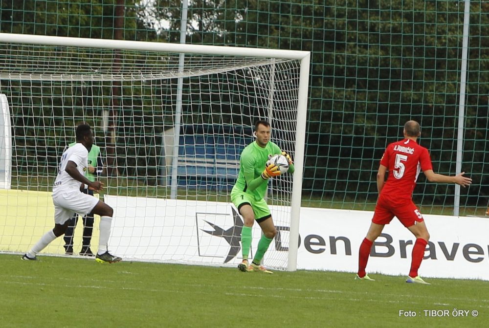 Dejan Iliev catches the ball for SKF Sered (Photo by Tibor Öry via SKF Sered on Facebook)
