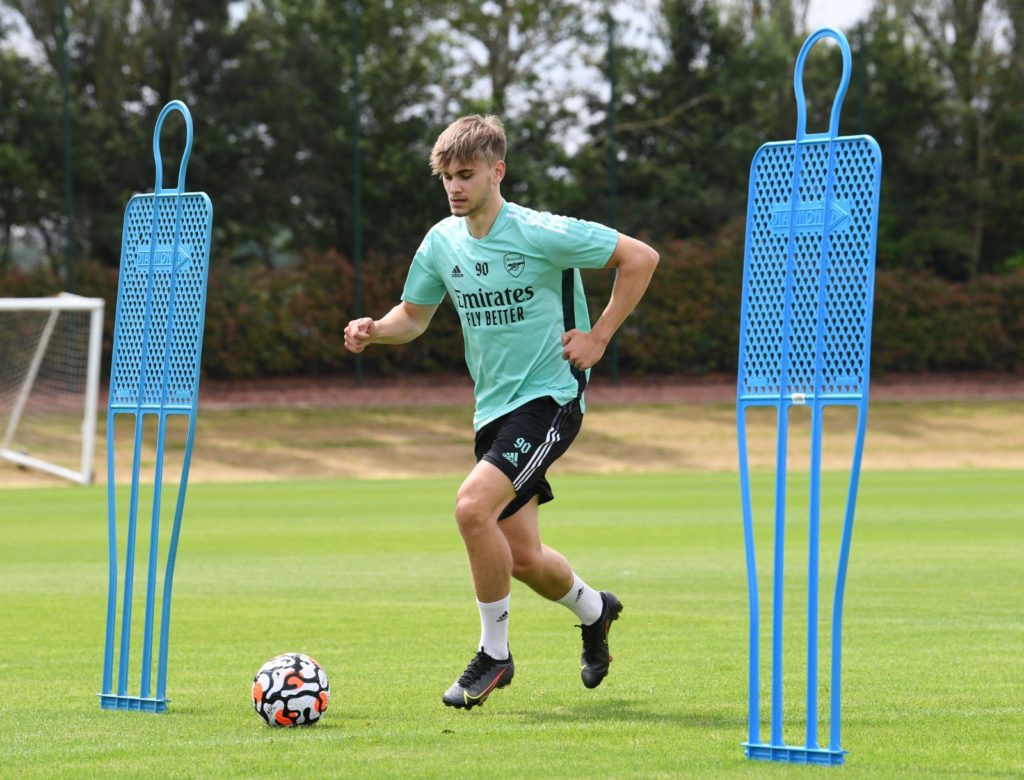 Arsenal confirm new contract for striker 3 Arsenal youth striker Billy Vigar in training (Photo via Vigar on Twitter)