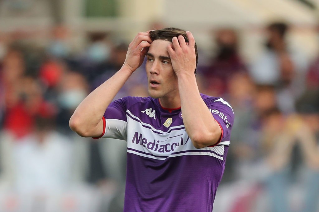 David Ornstein confirms strong Arsenal pursuit of Dusan Vlahovic 3 FLORENCE, ITALY - OCTOBER 31: Dusan Vlahovic of ACF Fiorentina reacts during the Serie A match between ACF Fiorentina and Spezia Calcio at Stadio Artemio Franchi on October 31, 2021 in Florence, Italy. (Photo by Gabriele Maltinti/Getty Images)