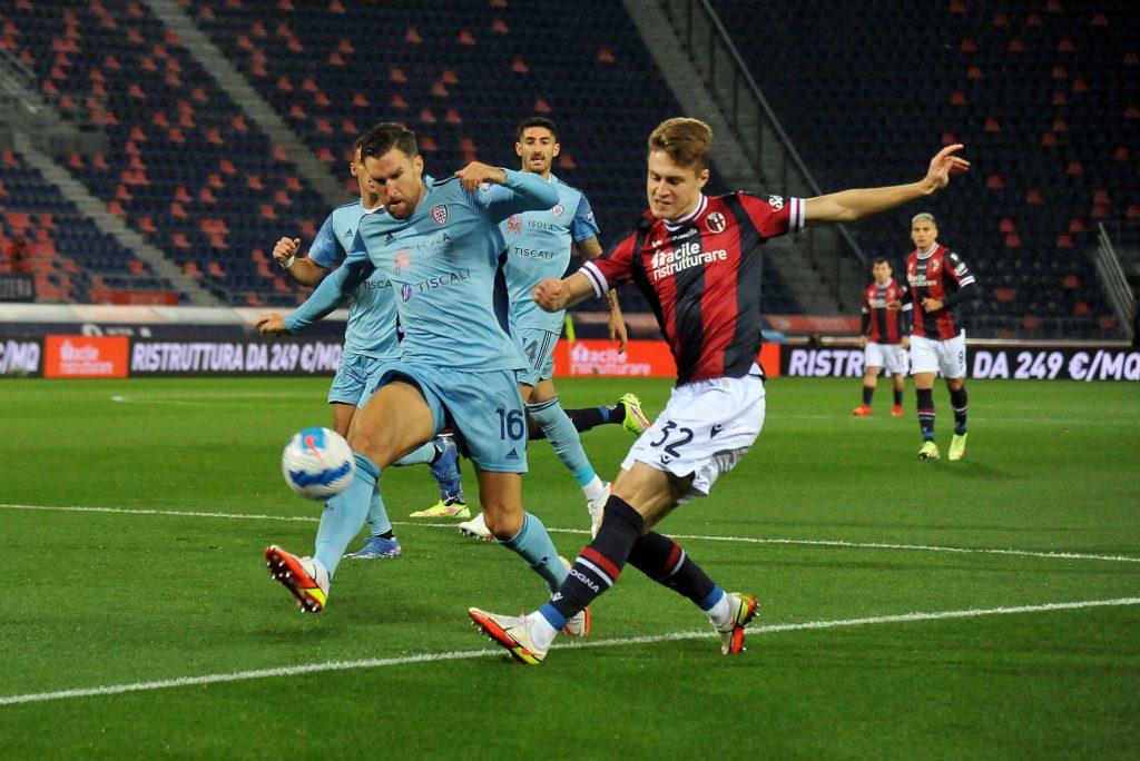 BOLOGNA, ITALY: Mattias Svanberg of Bologna FC in action during the Serie A match between Bologna FC and Cagliari Calcio at Stadio Renato Dall'Ara on November 01, 2021. (Photo by Mario Carlini / Iguana Press/Getty Images)