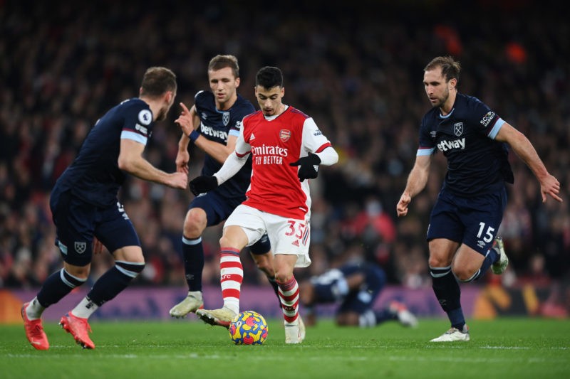 Gabriel Martinelli: We like to see the people cheer us 3 LONDON, ENGLAND - DECEMBER 15: Gabriel Martinelli of Arsenal runs with the ball during the Premier League match between Arsenal and West Ham United at Emirates Stadium on December 15, 2021 in London, England. (Photo by Justin Setterfield/Getty Images)
