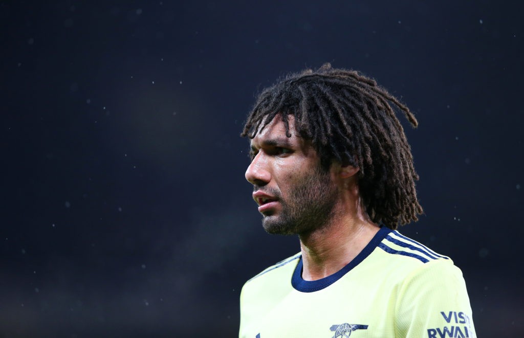 MANCHESTER, ENGLAND: Mohamed Elneny of Arsenal looks on during the Premier League match between Manchester United and Arsenal at Old Trafford on December 02, 2021. (Photo by Alex Livesey / Getty Images)