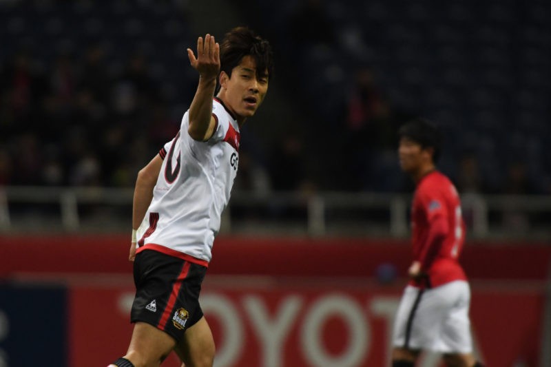 Weirdest Arsenal signing on the move again at 36 4 SAITAMA, JAPAN - FEBRUARY 28: Park Chuyoung of FC Seoul looks on after the first goal during the AFC Champions League match Group F match between Urawa Red Diamonds and FC Seoul at Saitama Stadium on February 28, 2017 in Saitama, Japan. (Photo by Masashi Hara/Getty Images)