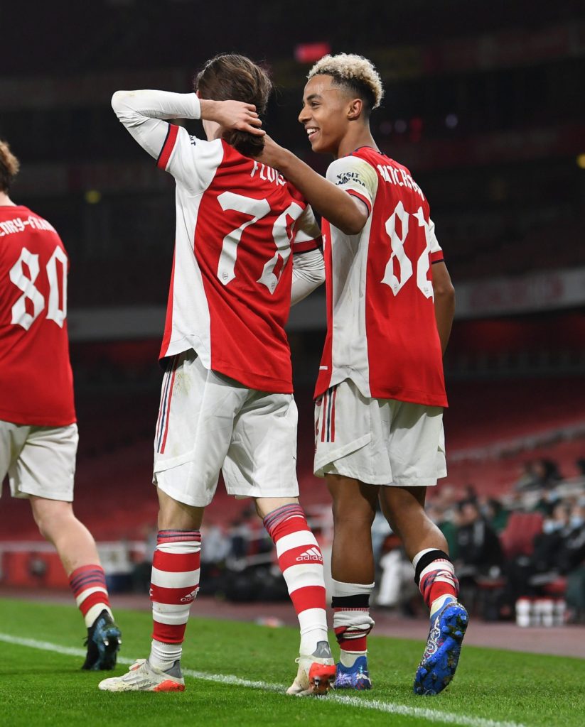 Report: Arsenal thrash Chelsea youth at the Emirates Stadium 4 Marcelo Flores and Omari Hutchinson celebrate Arsenal's win over Chelsea u21s (Photo via Arsenal Academy on Twitter)