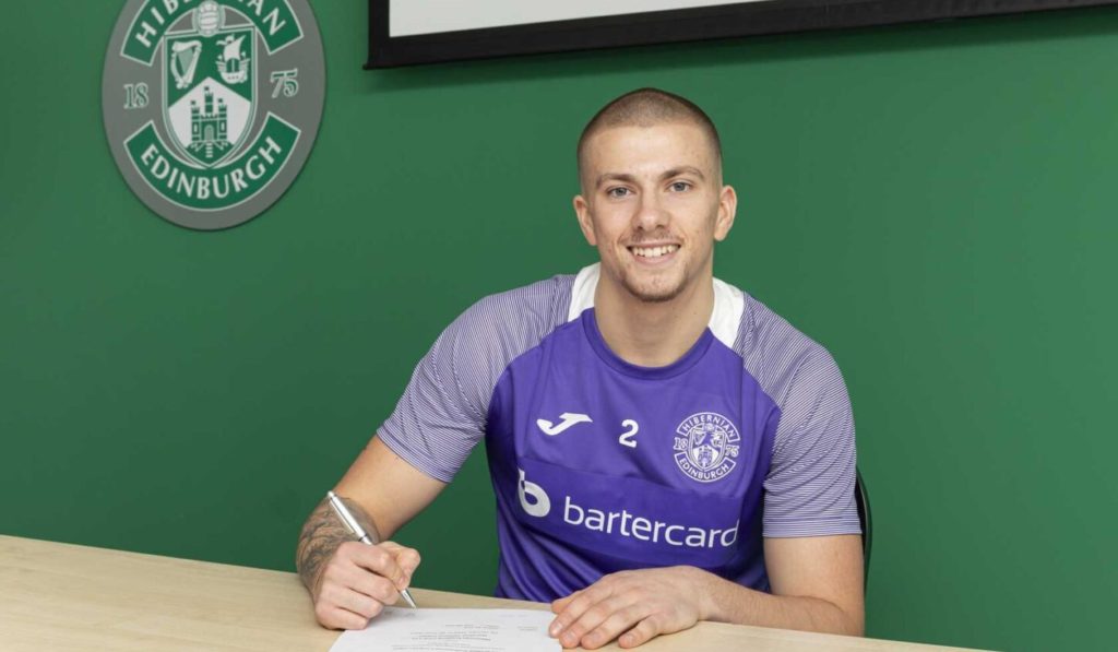 Arsenal 21yo finally back in training 2 Harry Clarke signing for Hibernian FC (Photo via HibernianFC.co.uk)
