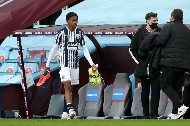 Lino Sousa with West Bromwich Albion (Photo via Sousa on Instagram)