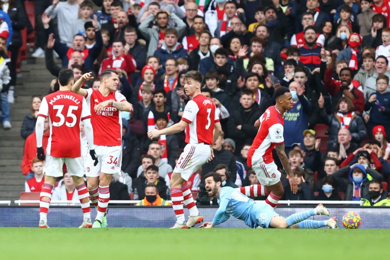 LONDON, ENGLAND - JANUARY 01: Granit Xhaka of Arsenal reacts after Bernardo Silva of Manchester City goes down in the box during the Premier League match between Arsenal and Manchester City at Emirates Stadium on January 01, 2022 in London, England. (Photo by Julian Finney/Getty Images)