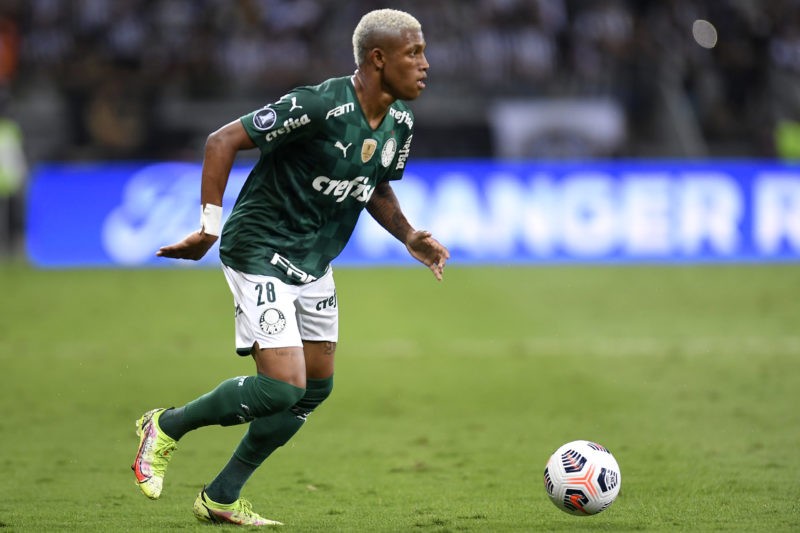 BELO HORIZONTE, BRAZIL - SEPTEMBER 28: Danilo dos Santos of Palmeiras controls the ball during a semi final second leg match between Atletico Minei...