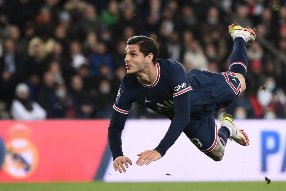 Paris Saint-Germain's Argentinian forward Mauro Icardi reacts during the French L1 football match between PSG and LOSC Lille at the Parc des Prince...