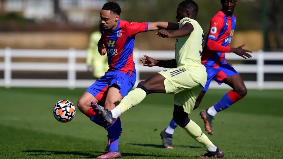 Mazeed Ogungbo playing against Crystal Palace u23s (Photo via CPFC.co.uk)