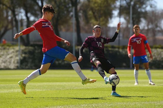 Arsenal youngster ruled out for season with back injury 3 Elian Quesada-Thorn with Costa Rica u20s and Marcelo Flores with Mexico u20s (Photo via Quesada-Thorn on Instagram)