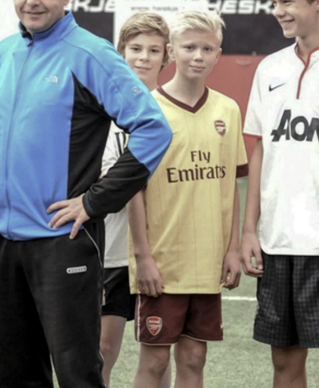 Martin Odegaard urges Erling Haaland to join Arsenal 3 Erling Haaland wearing an Arsenal shirt as a child (Photo via Twitter)