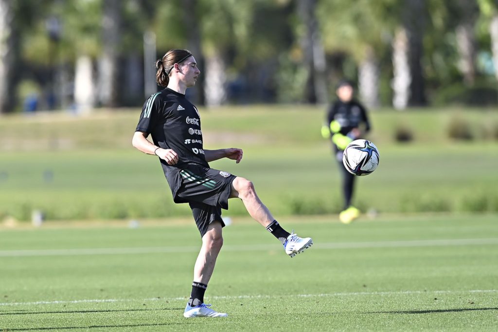 Marcelo Flores trains with the Mexican National Team (Photo via Mexican National Team on Twitter)