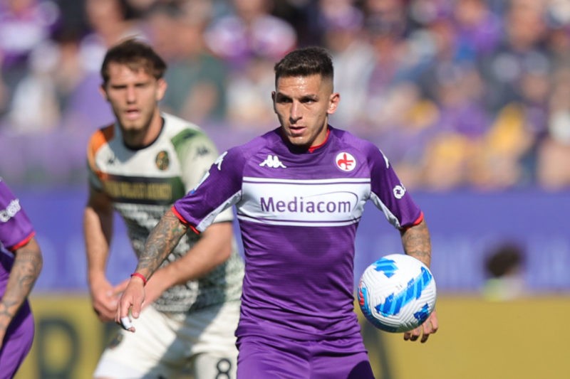Arsenal agree €15m midfielder deal, will complete this month 2 FLORENCE, ITALY - APRIL 16: Lucas Sebastián Torreira Di Pascua of ACF Fiorentina looks on during the Serie A match between ACF Fiorentina and Venezia FC at Stadio Artemio Franchi on April 17, 2022 in Florence, Italy. (Photo by Gabriele Maltinti/Getty Images)