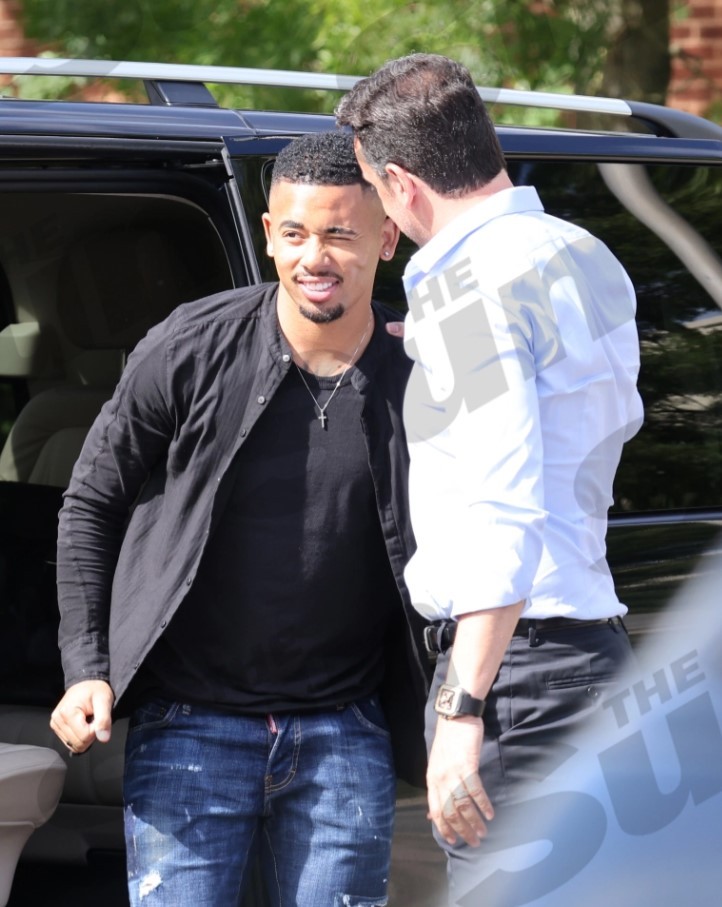 Gabriel Jesus arriving for a medical and greeting Edu Gaspar (via The Sun)