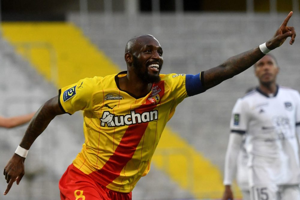 Lens' Ivorian midfielder Seko Fofana reacts after scoring a goal during the French L1 football match between RC Lens and Bordeaux at the Bollaert-D...