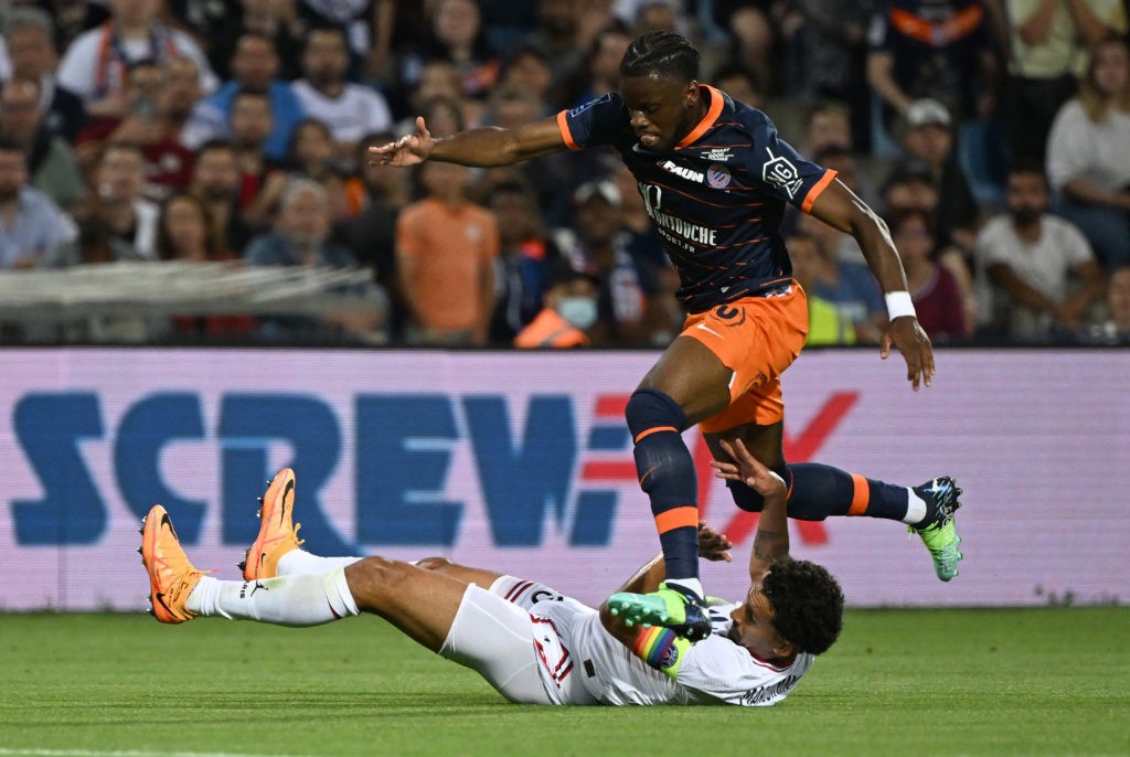 4 Premier League clubs chase Arsenal academy graduate 2 Paris Saint-Germain's Marquinhos (L) fights for the ball with Montpellier's Stephy Mavididi (R) during the French L1 football match between Montpellier Herault SC and Paris Saint-Germain on May 14, 2022. (Photo by PASCAL GUYOT/AFP via Getty Images)